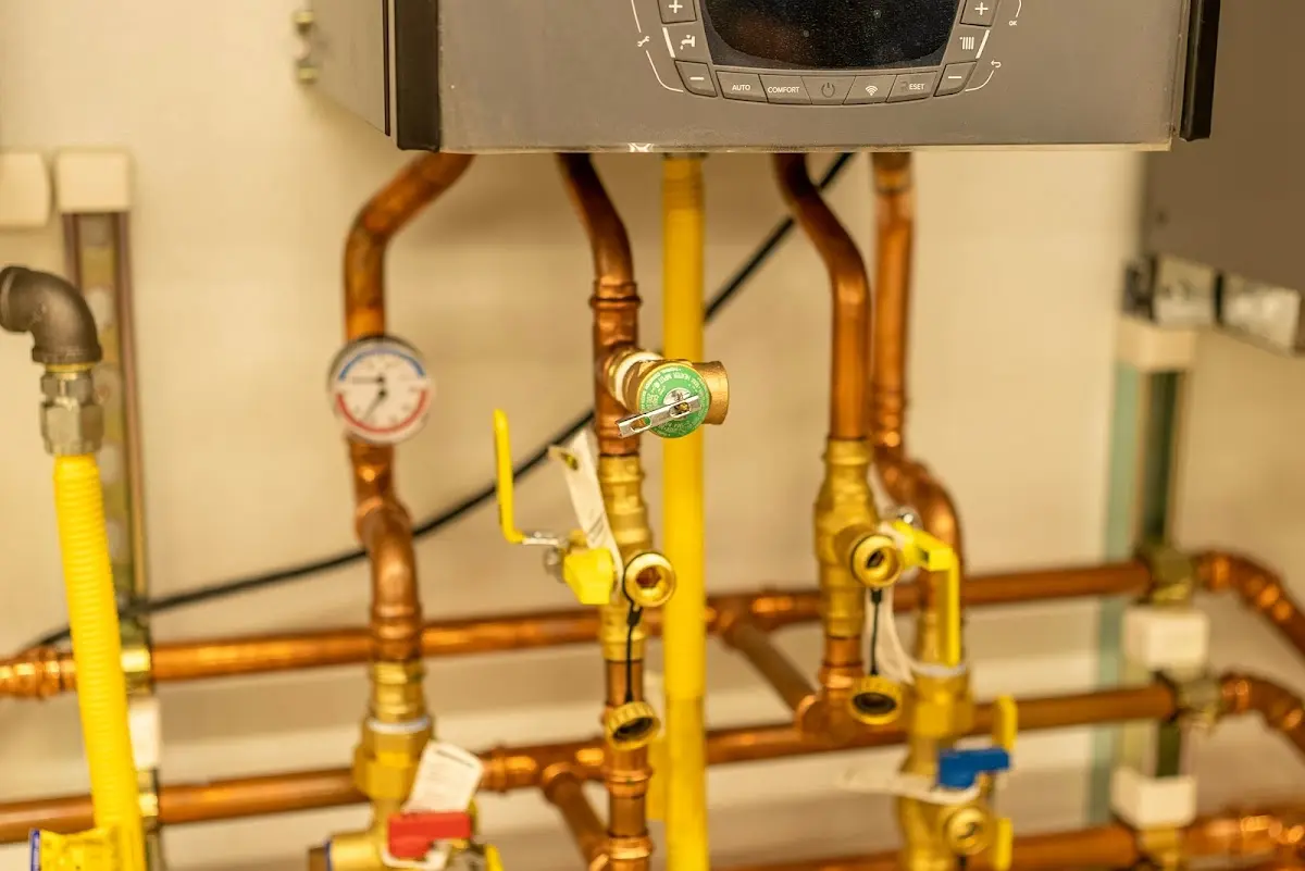 Licensed technician providing Slab Leak Repair for a homeowner in Country Squire Lakes